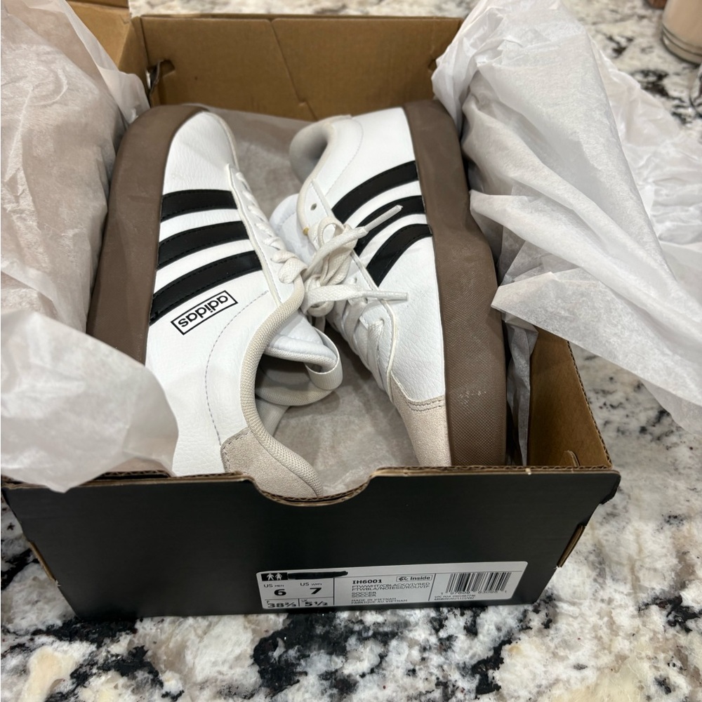 Adidas VL COURT 3.0 size 7.0